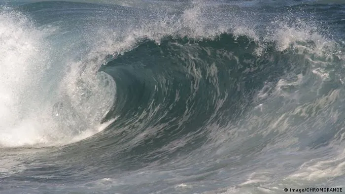 Cómo pronosticar las olas gigantes? | Eurodinámica | DW.COM ...