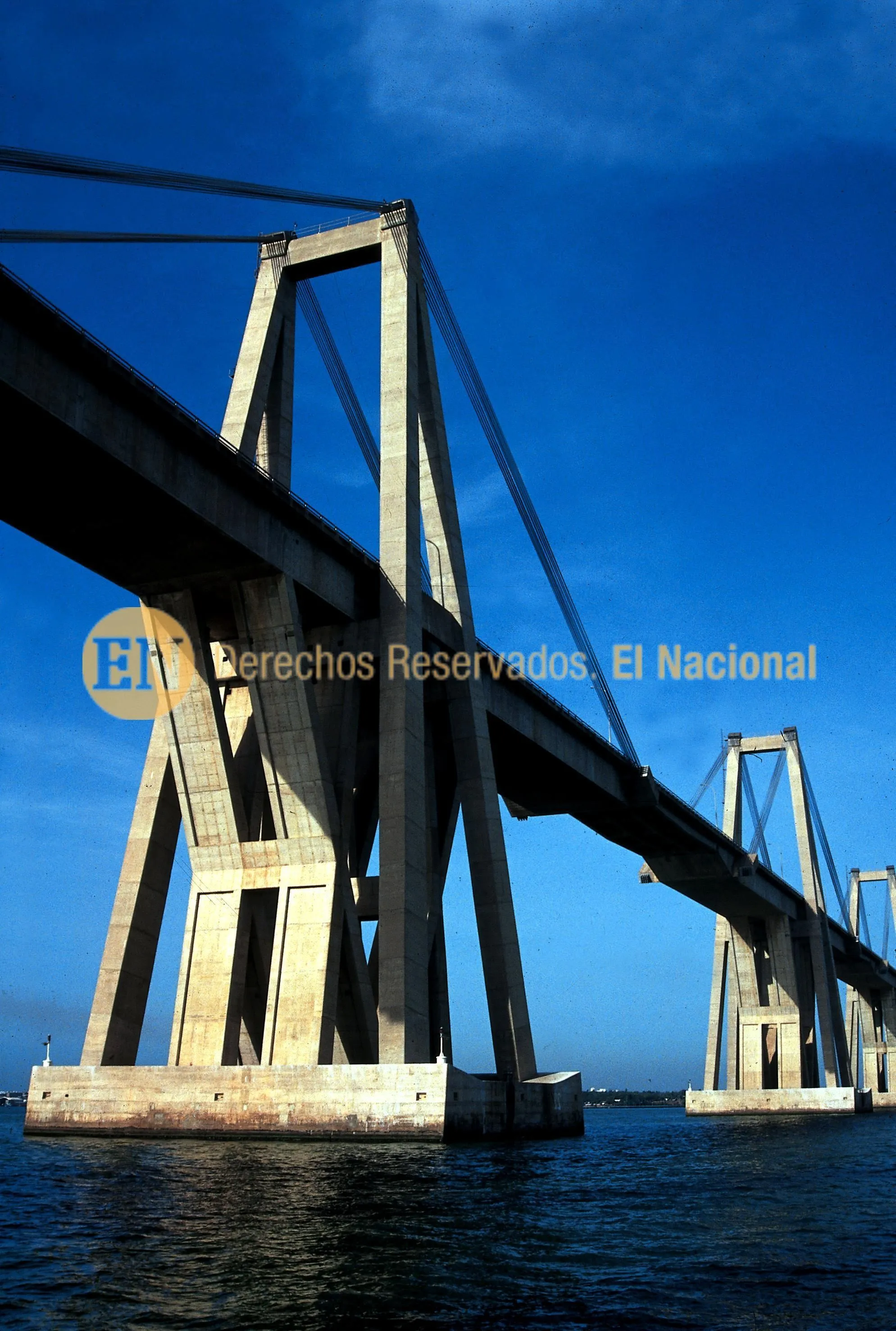 Puente General Rafael Urdaneta, sobre el Lago de Maracaibo, estado Zulia  (ARCHIVO EL NACIONAL) | George washington bridge, Venezuela, Landmarks