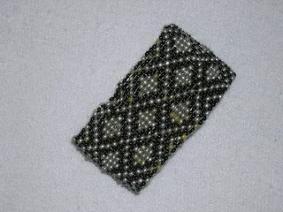 Pulsera de mostacillas en telar, Negra y con rombos Plateados Pulsera de mostacillas en telar, Negra y con rombos Plateados