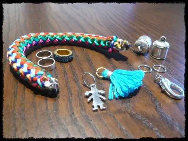 como hacer una pulsera con cuerda | facilisimo.com