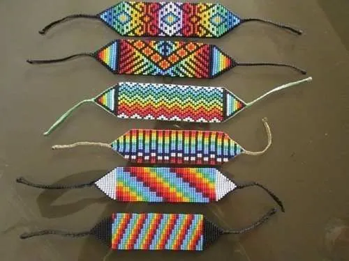 pulseras en mostacilla checa, arte indígena manillas | Native ...