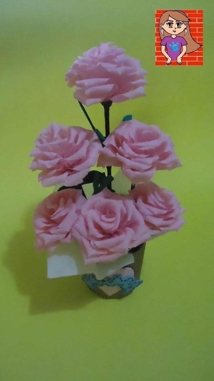 PumitaNegraArt: Arreglo floral con flores de papel crepé