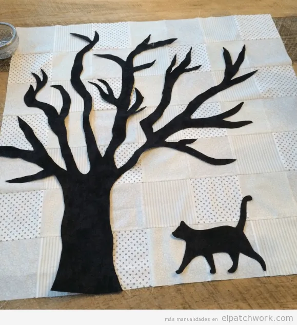 Quilt de Halloween con dibujo de árbol, gato y luna llena con patrón para  descargar • El Patchwork