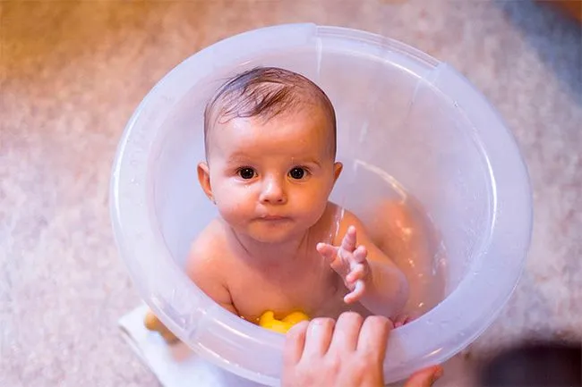 Cuánto rato debe durar el baño del bebé?
