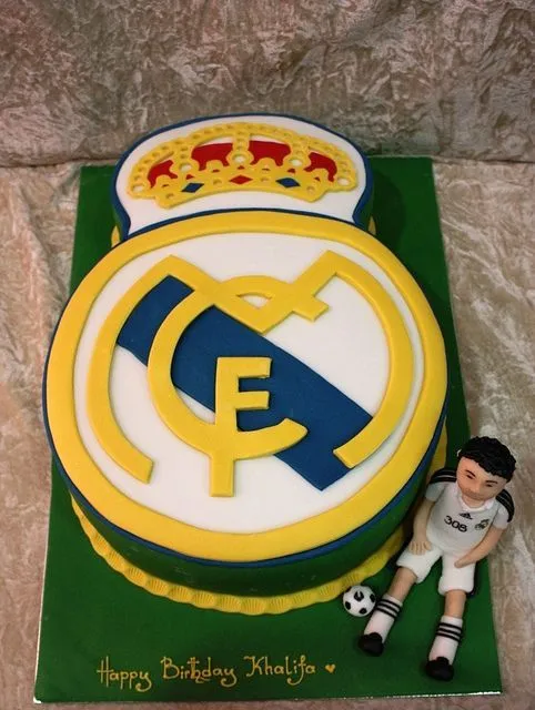 Real Madrid Cake on Pinterest | Soccer Ball Cake, Gym Cake and ...