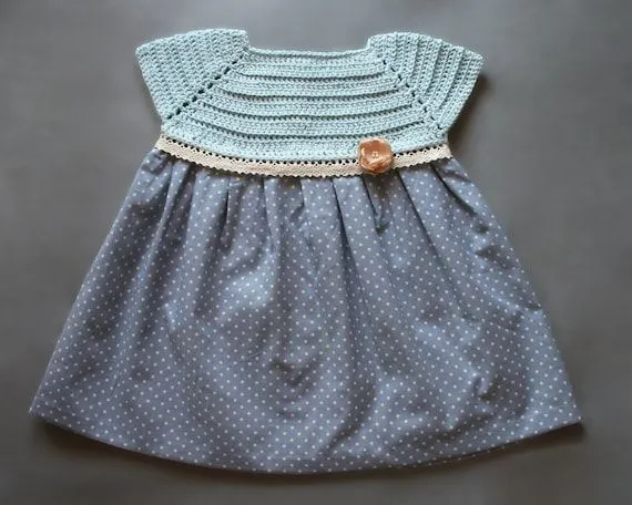 Vestidos de crochet y tela para niñas - Imagui