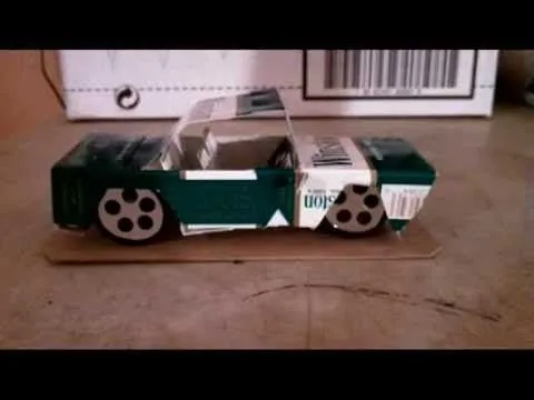 Reciclaje, carro hecho con caja de cigarrillos 2 - YouTube