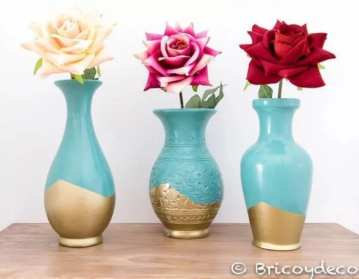 Cómo reciclar jarrones de cerámica y renovarlos con pintura en spray
