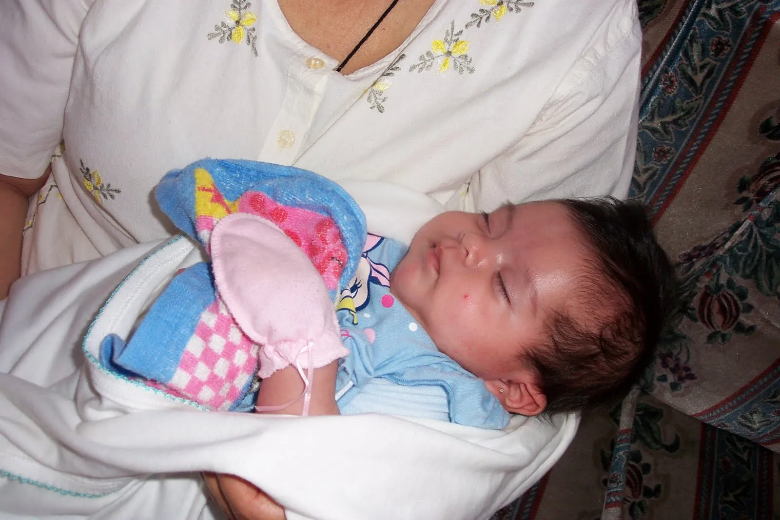 ... recién nacido sobreviva mucho tiempo sin la ayuda de otro ser humano ... recién nacido sobreviva mucho tiempo sin la ayuda de otro ser humano