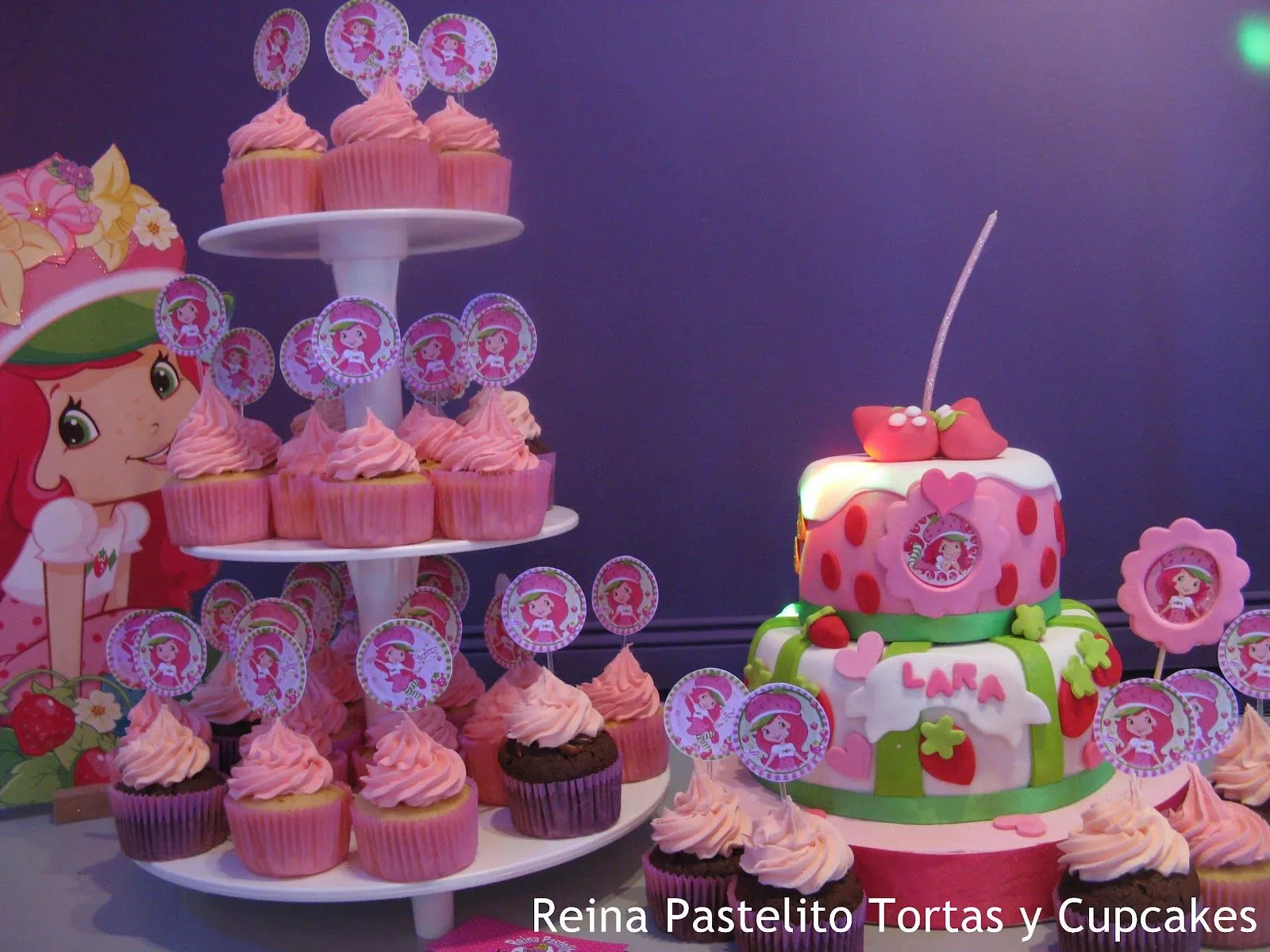 Reina Pastelito Cupcakes Tortas: Torta de Frutillitas, Rosa ...