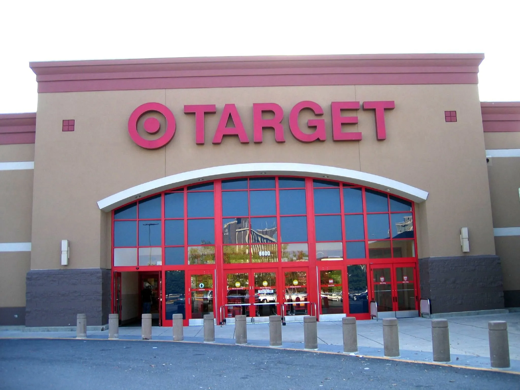 Retail Giant Target Will Be Closing 11 Stores By February 2015 ... Retail Giant Target Will Be Closing 11 Stores By February 2015 ...