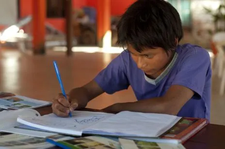 El reto de educar a los niños indígenas de Bolivia | Solidaridad ...