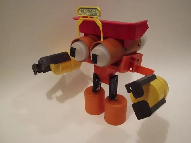 Robots caseros con material reciclado. | Quiero más diseño
