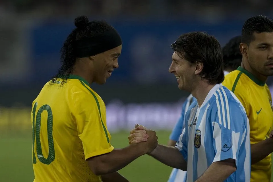 Ronaldinho: "Messi y Neymar son mis sucesores" Ronaldinho: "Messi y Neymar son mis sucesores"