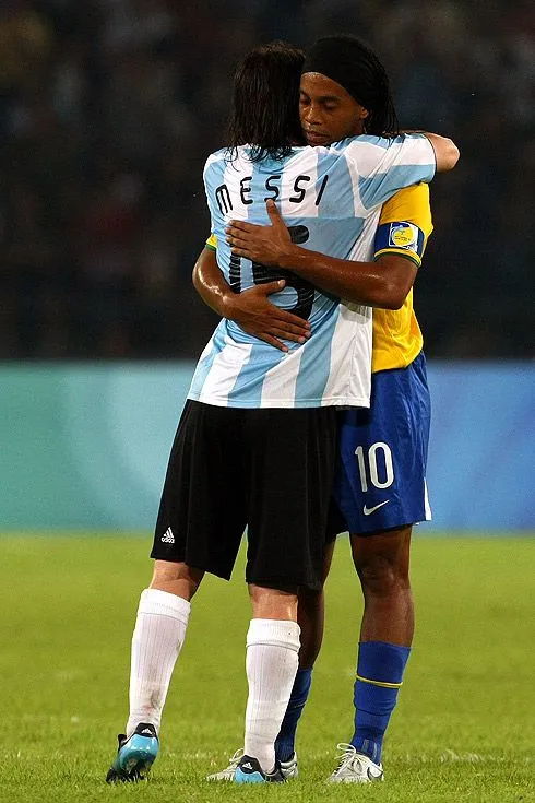 Ronaldinho, la sonrisa mágica ~ ..:: Fútbol con propiedad ::.. Ronaldinho, la sonrisa mágica ~ ..:: Fútbol con propiedad ::..