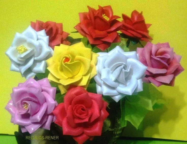 Rosas de 7 cm de diámtro en goma eva termoformada | Flores en ...