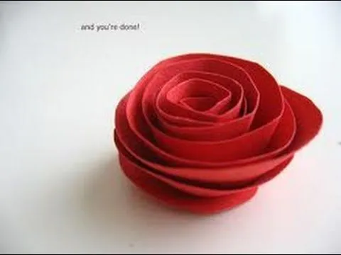 Como hacer rosas de papel {FACIL} // Decoracion para regalo - YouTube