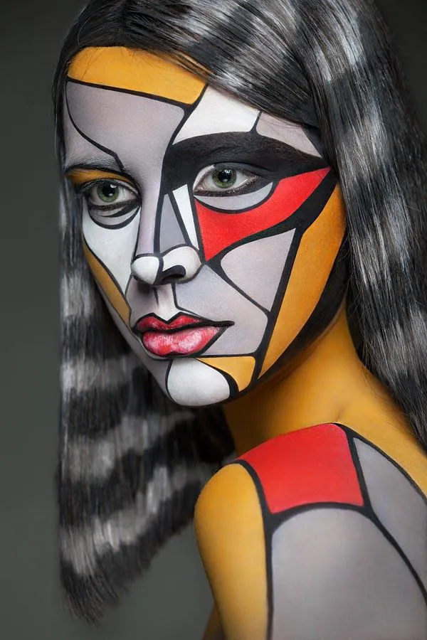 Rostros pintados de forma surrealista nos hacen cuestionar lo que ... Rostros pintados de forma surrealista nos hacen cuestionar lo que ...