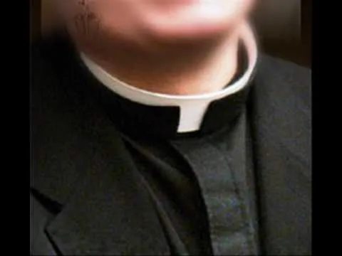Sacerdote eterno: LA VESTIMENTA DEL SACERDOTE Sacerdote eterno: LA VESTIMENTA DEL SACERDOTE
