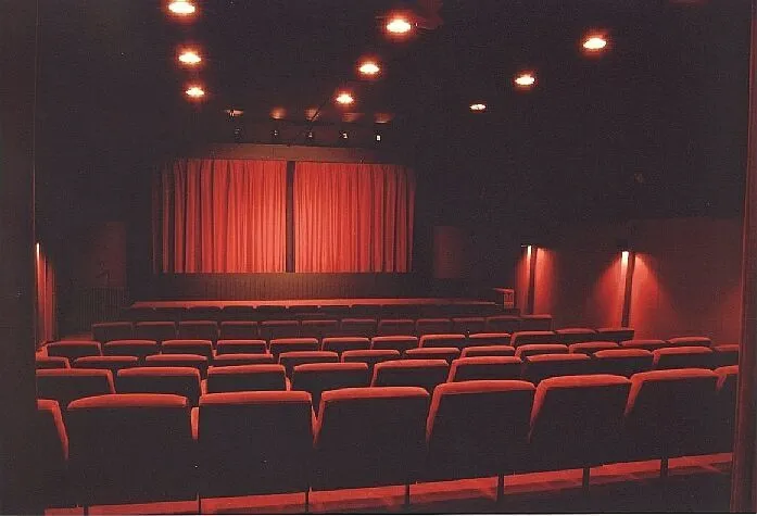 Las salas de cine cierran en protesta contra la cuota de pantalla ...