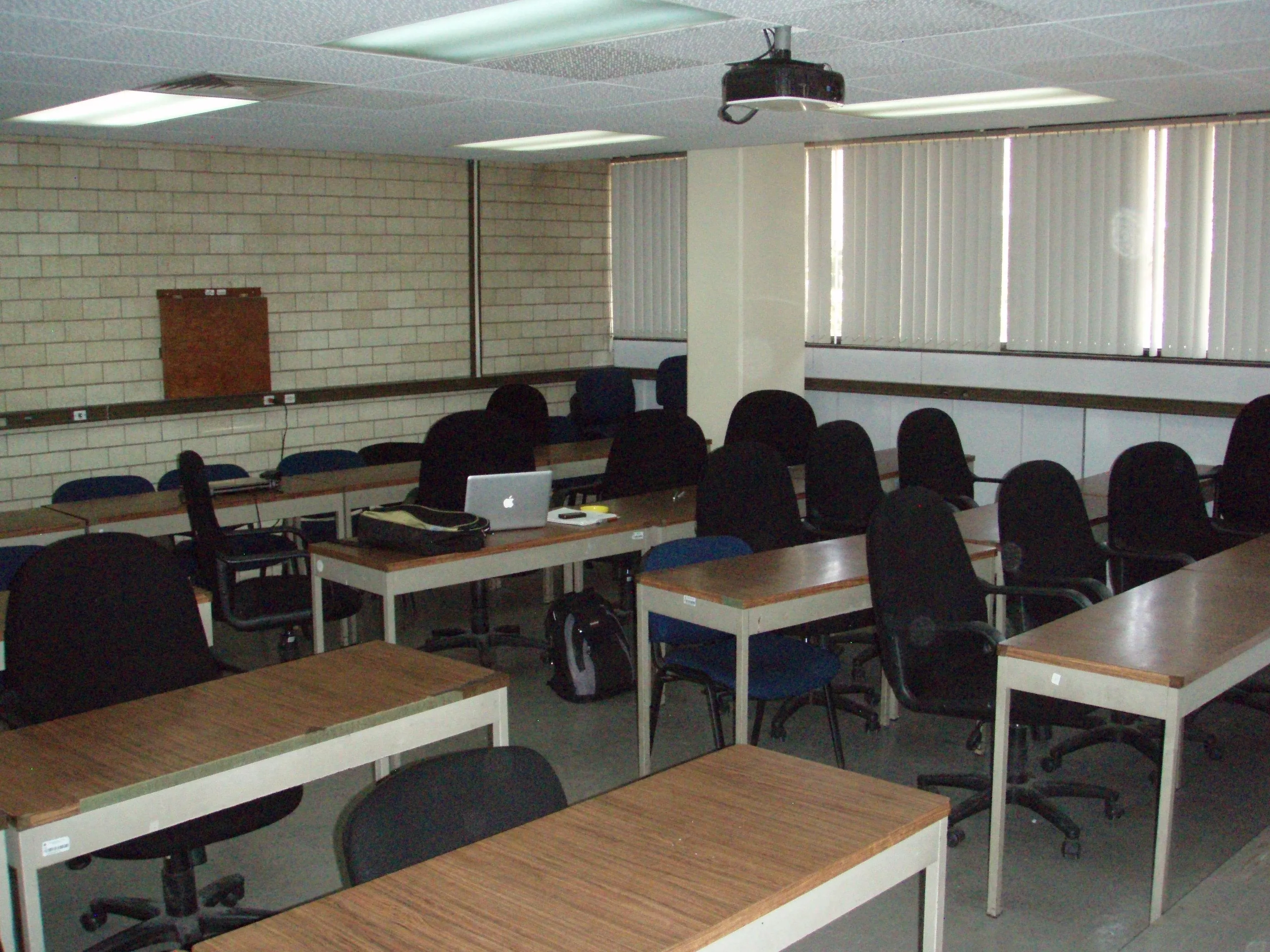 Salones de clases | Departamento de Computación Salones de clases | Departamento de Computación