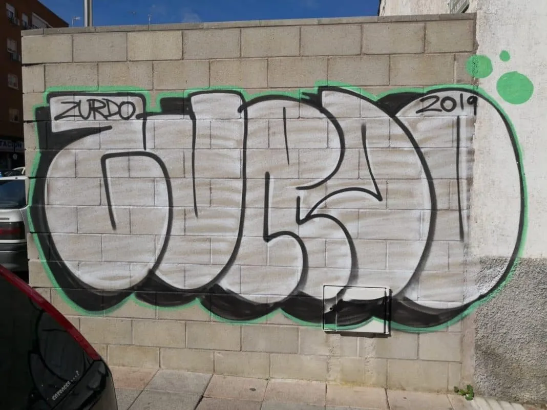 SAN FERNANDO DE HENARES/ El plan de limpieza de grafitis también llega a  propiedades privadas | Noticias para Municipios