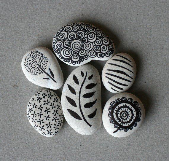 Sana Adicción: Originales piedras pintadas