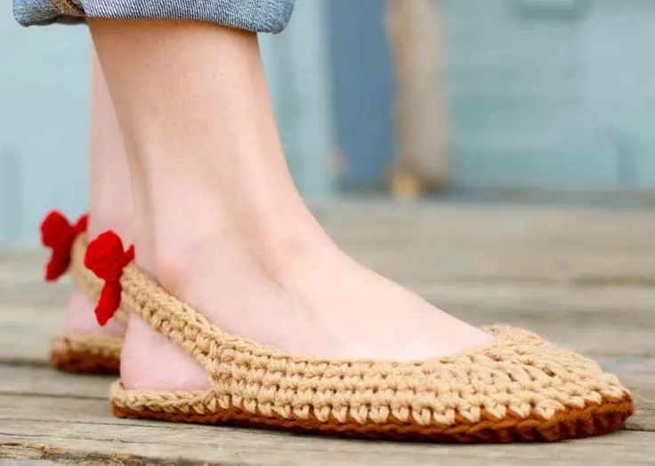 Sandalias tejidas a crochet con patrones. Con este patrón puedes ...