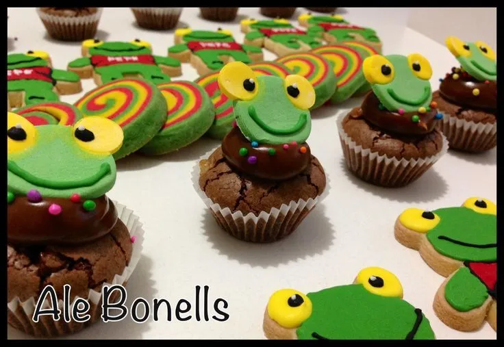 Sapo Pepe on Pinterest | Candy Bars, Souvenirs and Frog Cupcakes