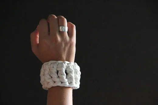 brazaletes de tela reciclada | El blog de trapillo.com