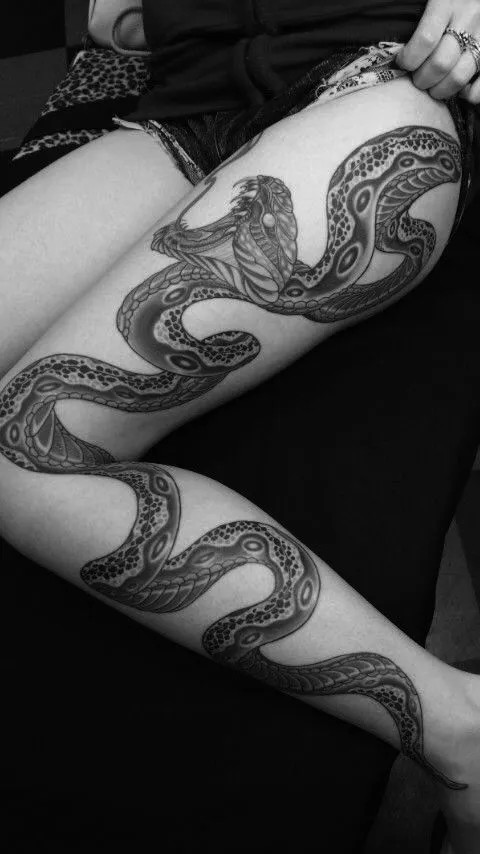 Serpiente pierna completa - Tatuajes para Mujeres