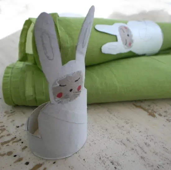 Servilletero de conejo reciclado - Manualidades Infantiles