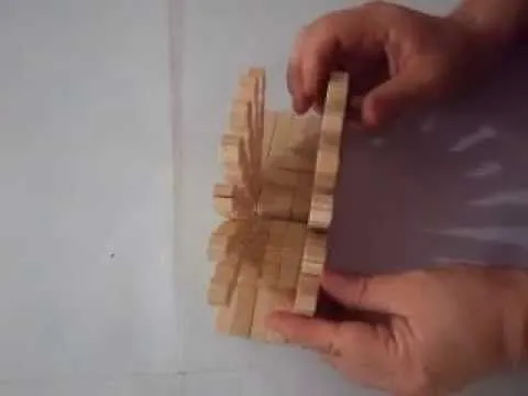 como hacer un servilletero con ganchos de ropa en madera - YouTube