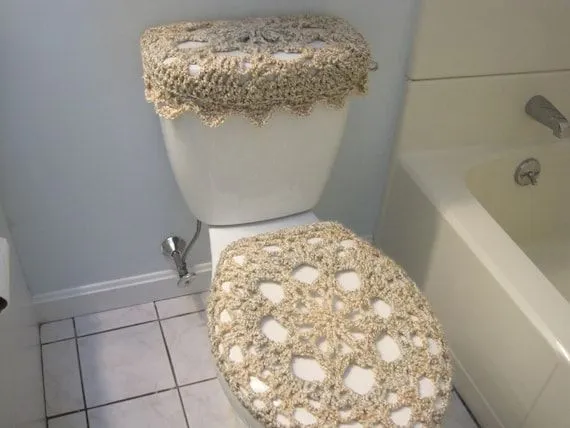 Set of 2 Crochet Covers for Toilet Seat & Toilet Tank Lid por ytang
