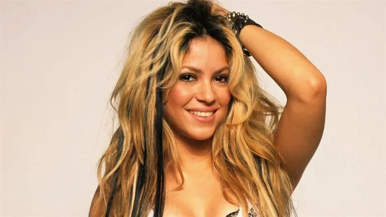 Shakira - Biography - Singer - Biography.com