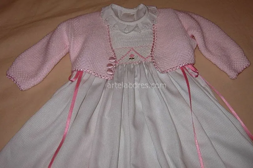 Vestidos bordados para bebés - Imagui