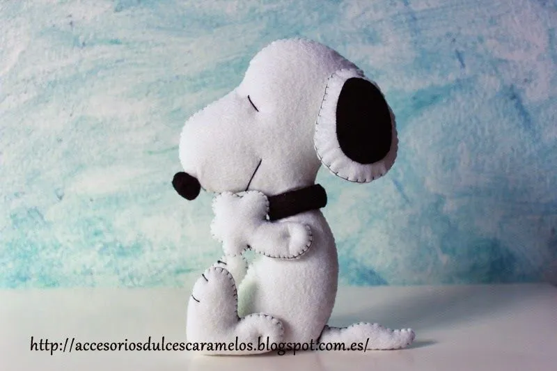 Snoopy de Fieltro para Antonio | DulcesCaramelos