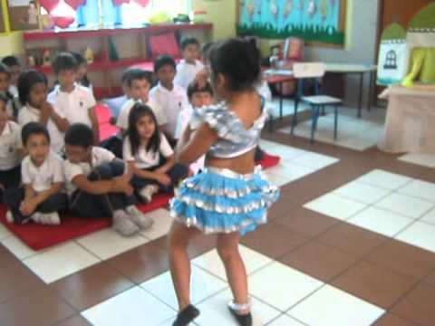 Mi sobrinita de 5 años bailando Festejo - Niños talento - YouTube