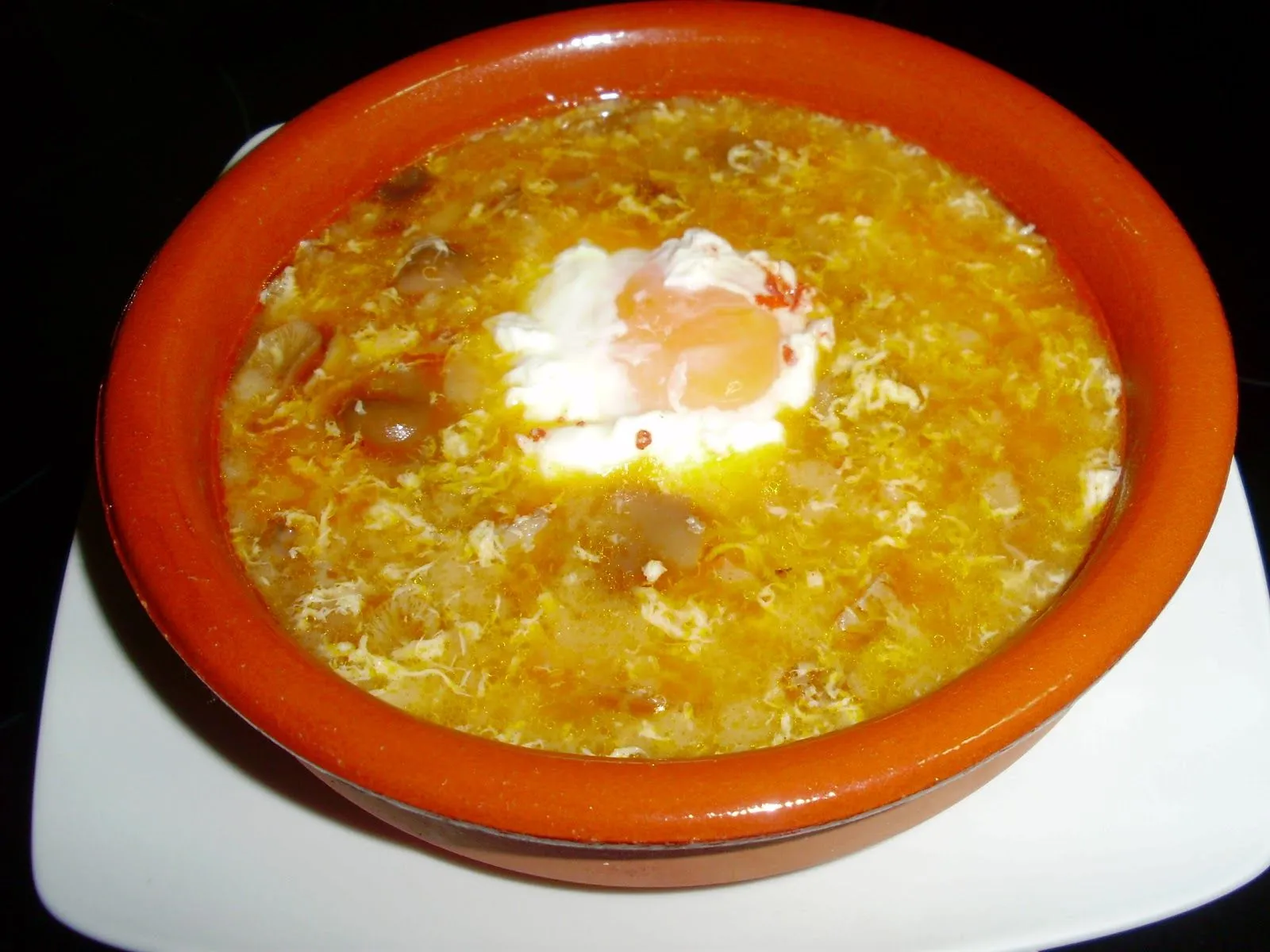SOPA DE AJO Y SETAS CON SABOR A MADRE | Palentina SOPA DE AJO Y SETAS CON SABOR A MADRE | Palentina
