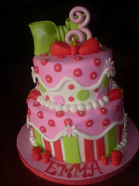 Strawberry Shortcake Cake | Briseis B-Day | Pinterest | Strawberry ...