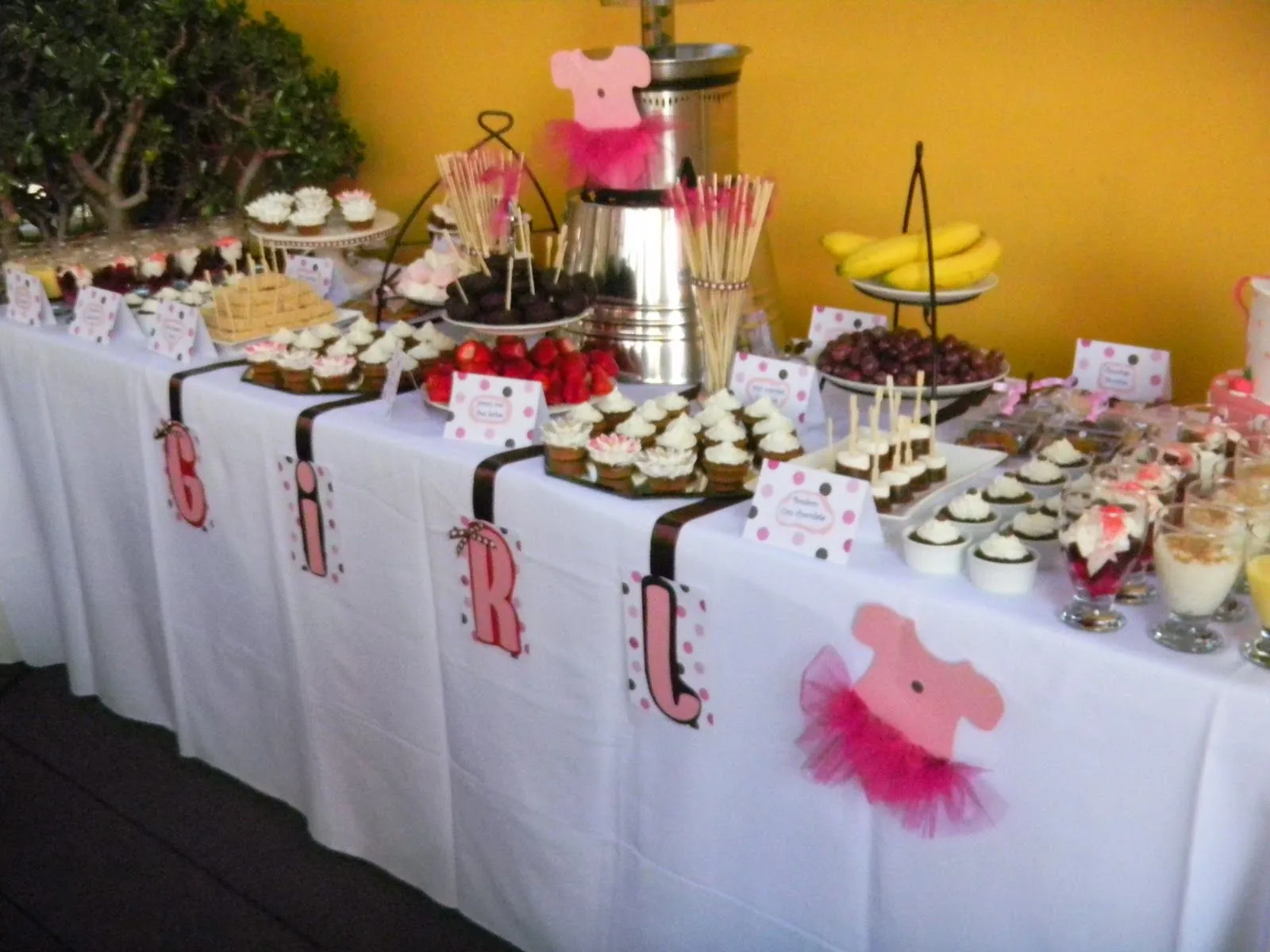 Sweet&Chic by Restaurantia: mesa dulce para baby shower