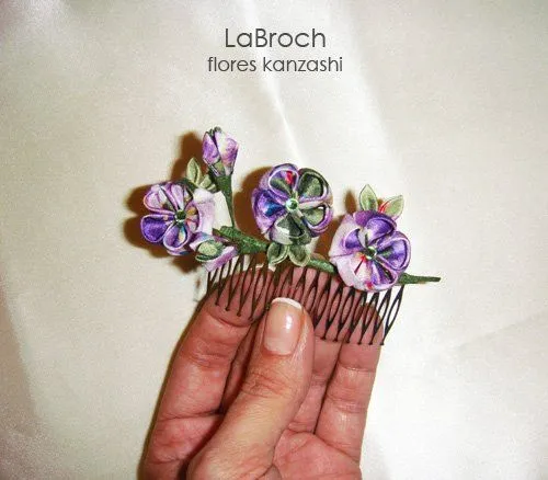 De Tacones y Bolsos: LaBroch-kanzashi
