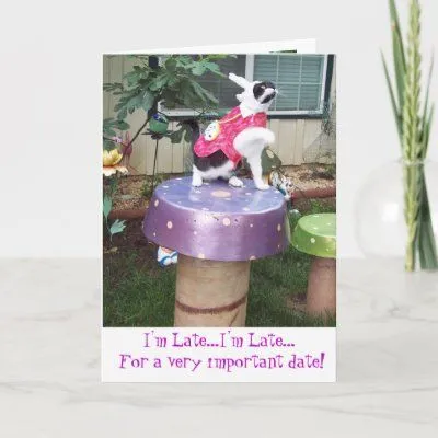 Tarjeta de cumpleaños tardía del conejo blanco del de Zazzle. Tarjeta de cumpleaños tardía del conejo blanco del de Zazzle.