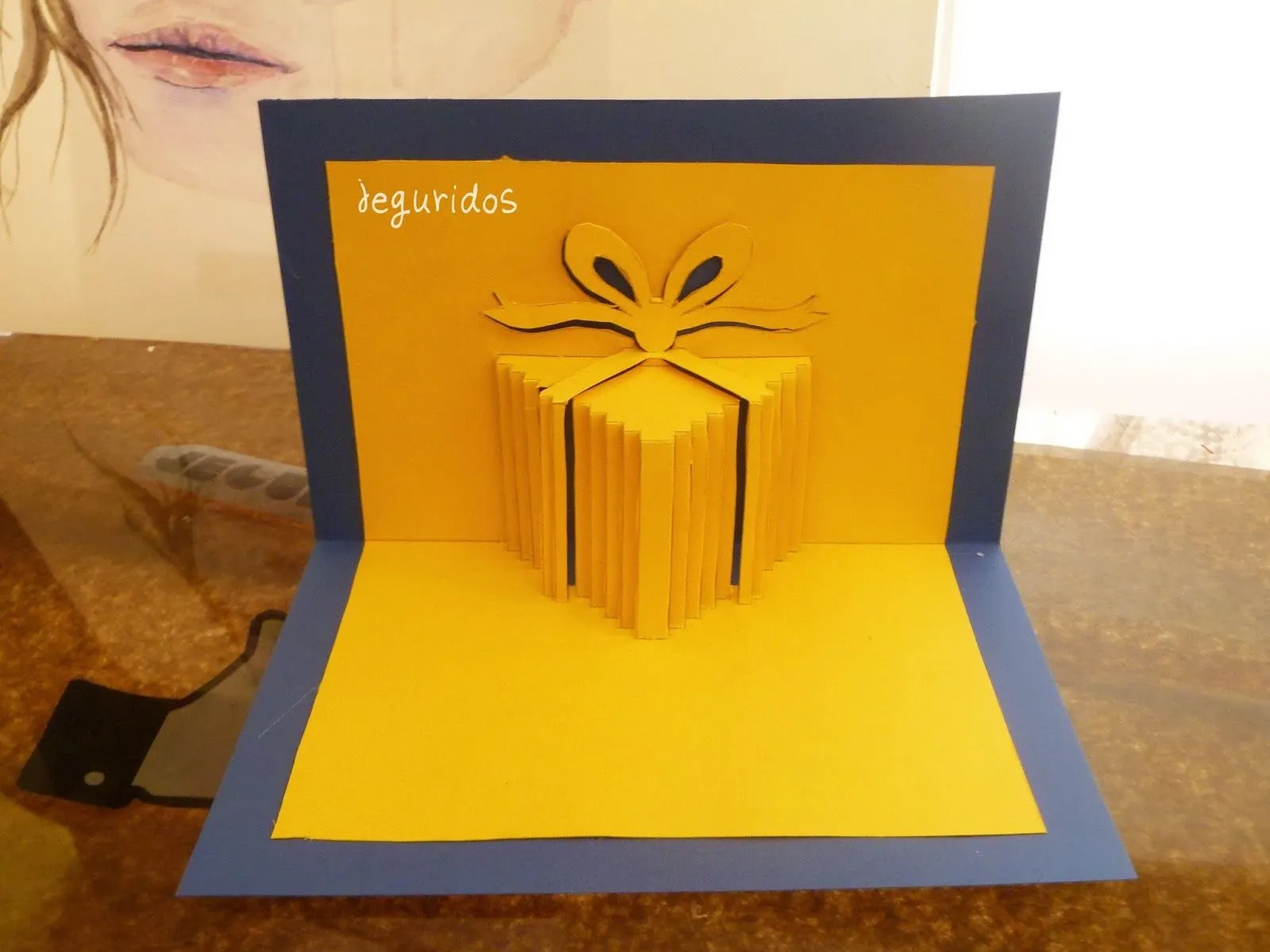 tarjeta pop up caja de regalo Cumpleaños | Jeguridos