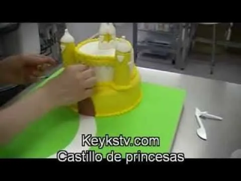Tarta de castillo de princesas. Princess castle cake - YouTube