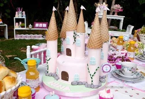 Una tarta espectacular para fiestas de princesas | Fiestas y Cumples
