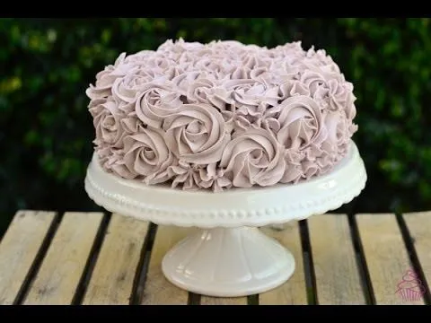 Tarta de vainilla y violeta. Decoración rosas. Repostería - YouTube