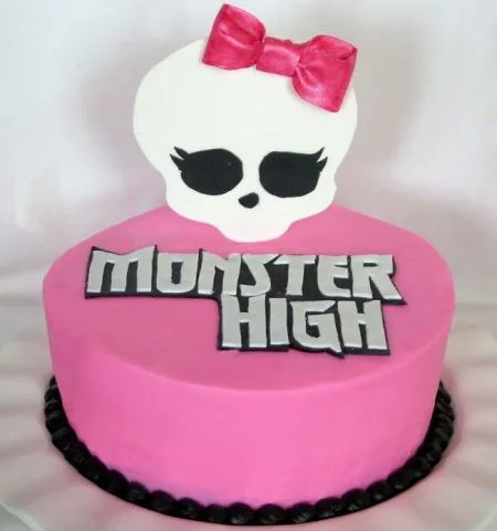 Foto tortas con la figuras de la monster high - Imagui