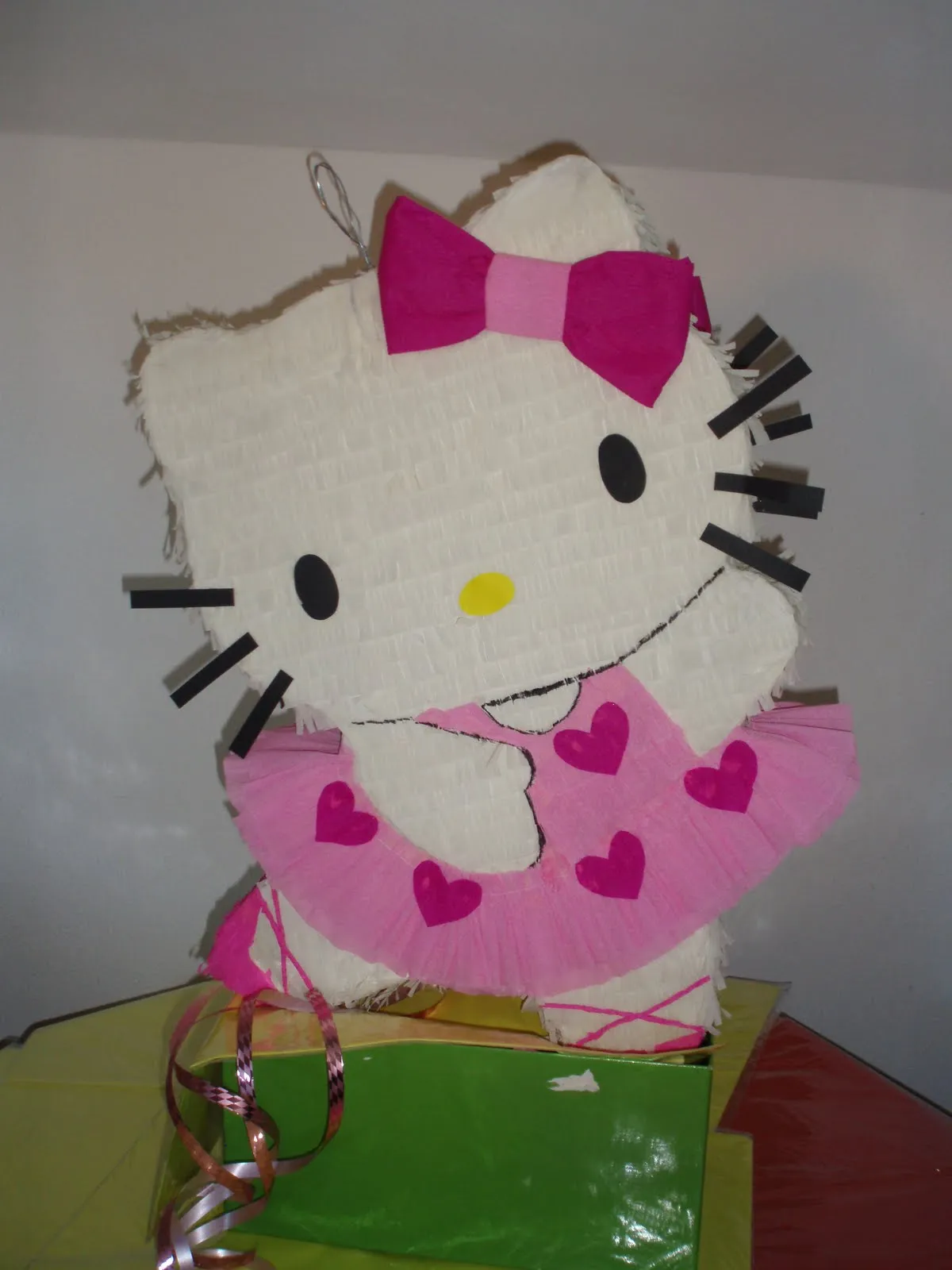 tartas de novela: Piñatas Hello Kitty