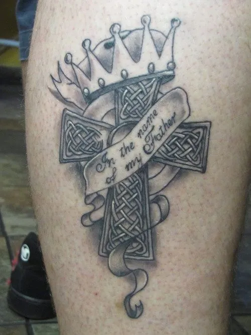 Tattoo Cruz Celta com Coroa | Tattoo Tribais, Celtic, Maoris and ...